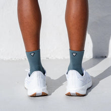 Load image into Gallery viewer, Versus Airforce Running Quarter Socks