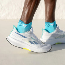 Load image into Gallery viewer, Versus Caribbean Blue Running Ankle Socks