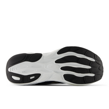 Load image into Gallery viewer, New Balance Men's Fresh Foam X  880 v15
