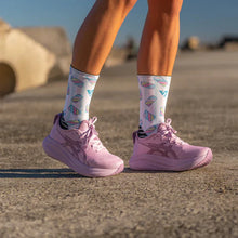 Load image into Gallery viewer, Versus Marshmallows Active Crew Socks
