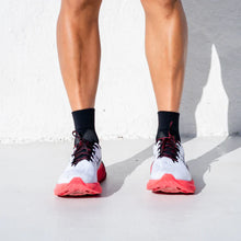 Load image into Gallery viewer, Versus Black Running Quarter Socks
