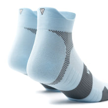 Load image into Gallery viewer, Versus Breeze Blue Running Ankle Socks
