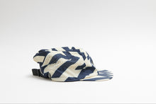 Load image into Gallery viewer, Vaga Feather Racing Cap
