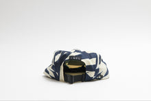 Load image into Gallery viewer, Vaga Feather Racing Cap
