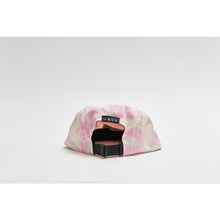 Load image into Gallery viewer, Vaga Feather Racing Cap
