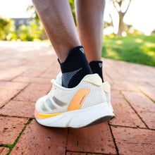 Load image into Gallery viewer, Versus Midnight Black Running Ankle Socks
