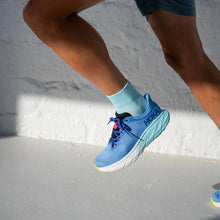 Load image into Gallery viewer, Versus Mint Running Quarter Socks
