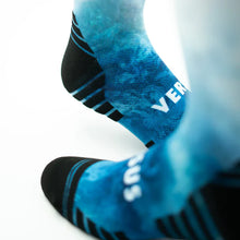 Load image into Gallery viewer, Versus Riptide Active Crew Socks
