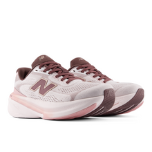 Load image into Gallery viewer, New Balance Women's Fresh Foam 860 v15

